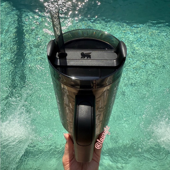 Stanley 💀 Halloween Icon Deadly Damask Quencher H2.0 Flowstate Stainless Tumbler - Picture 4 of 14